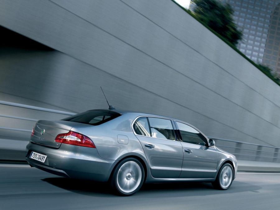  Skoda Superb 2008 года  (фото 40 из 131)
